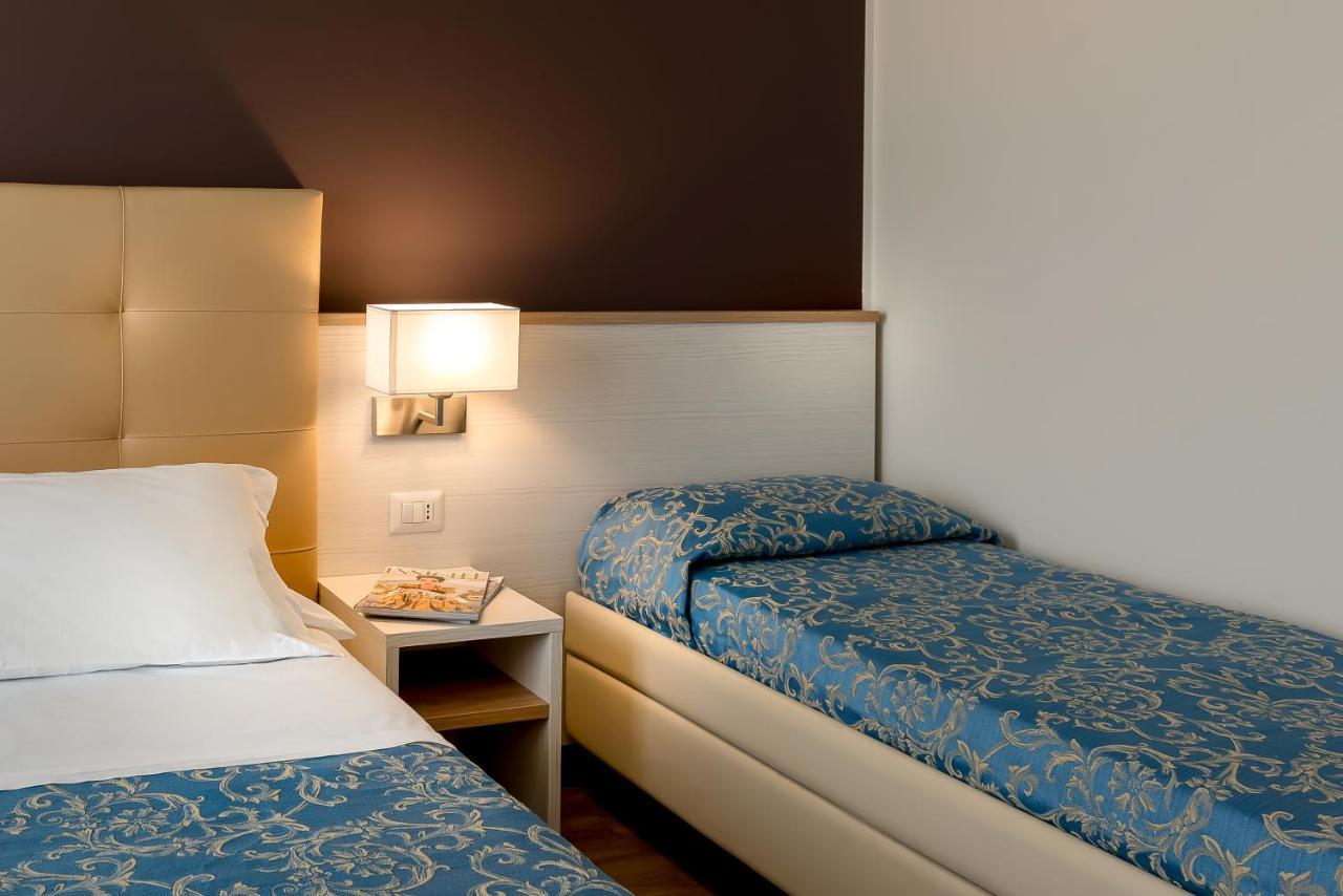 Hotel Sole Mio Rimini Luaran gambar