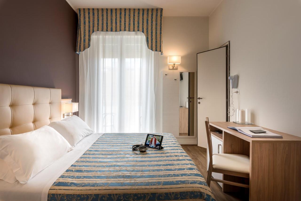Hotel Sole Mio Rimini Luaran gambar